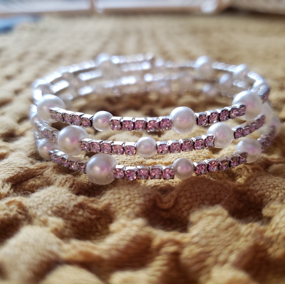 Vieste Faux pearl And Rhinestone coil bracelet - Picture 4 of 4